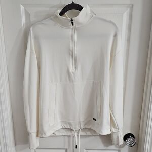 Nine West Over Sized Cropped Cream Long Sleeve Athletic Wear